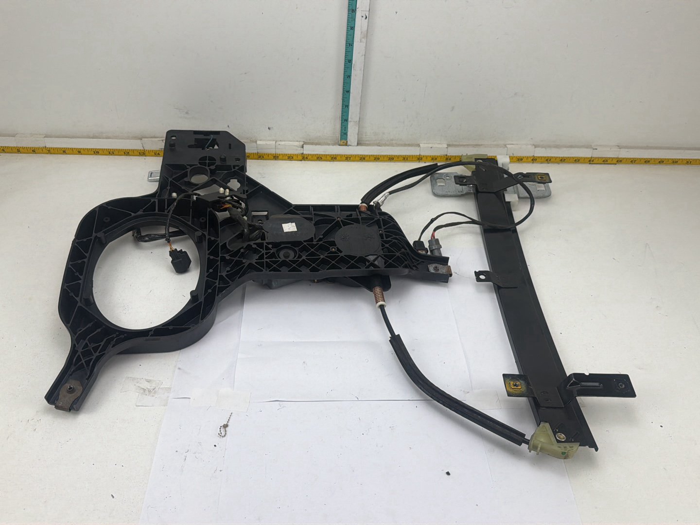 2003-2006 Lincoln Navigator Rear Left Side Power Window Regulator w/ Motor OEM