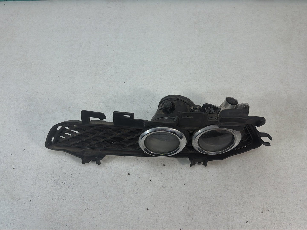 2010-2013 Mercedes-Benz E-Class Front Left Fog Light w/ Cover Assembly OEM