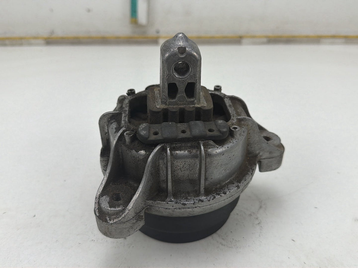 2012-2016 BMW 528i F10 Right Passenger Side Engine Motor Mount 6794472 OEM