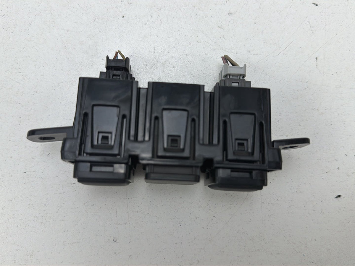 2013-2019 Nissan Sentra B17 ECO Sport Traction Control Switch 689TU3SGOA OEM
