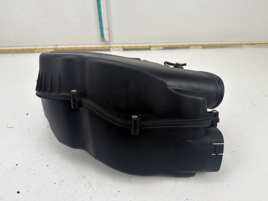 2011-2013 BMW 550i xDrive Engine Air Cleaner Filter Box 13717577466 OEM