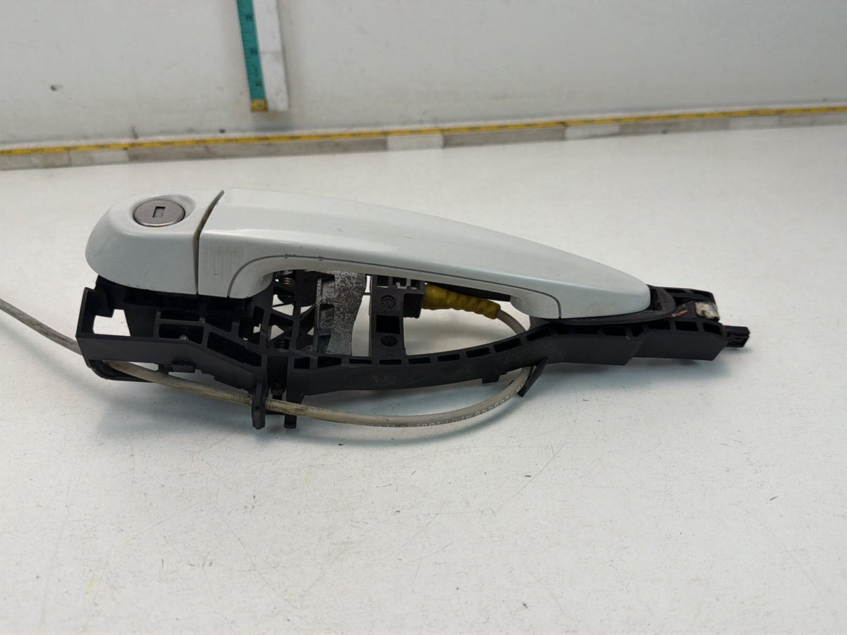 2014-2016 BMW 228i Front Left Driver Side Exterior Door Handle OEM