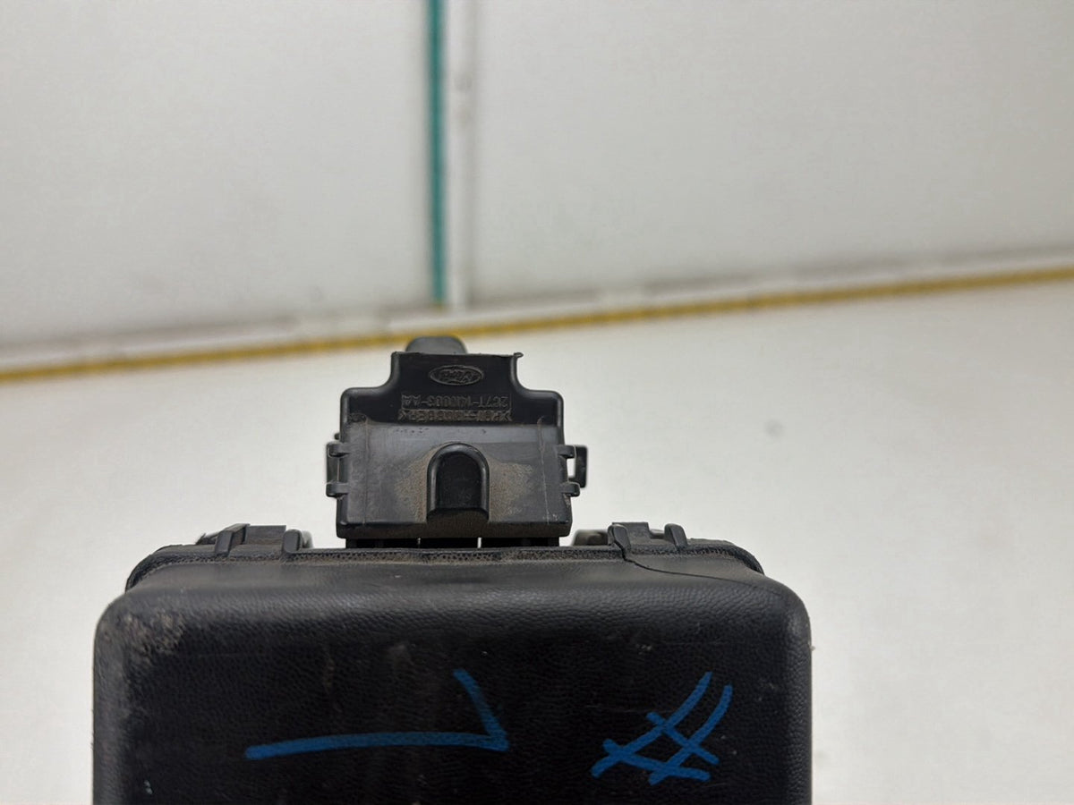 2003-2006 Ford Expedition Engine Power Distribution Fuse Relay Box OEM