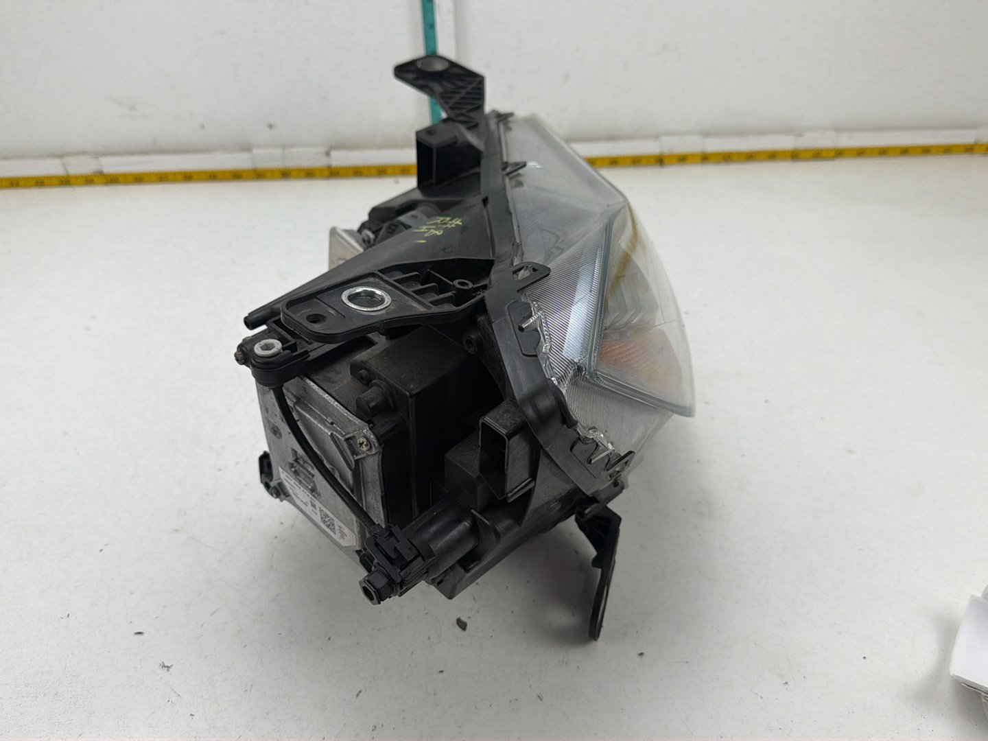 2014-2017 Maserati Ghibli Front Right Xenon Headlight Headlamp 00670038233 OEM