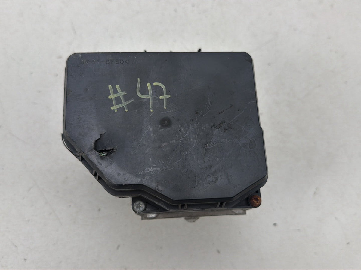 2017-2018 Toyota Sienna L30-3.5L ABS Anti-Lock Brake Pump Control 44540-08260 OEM