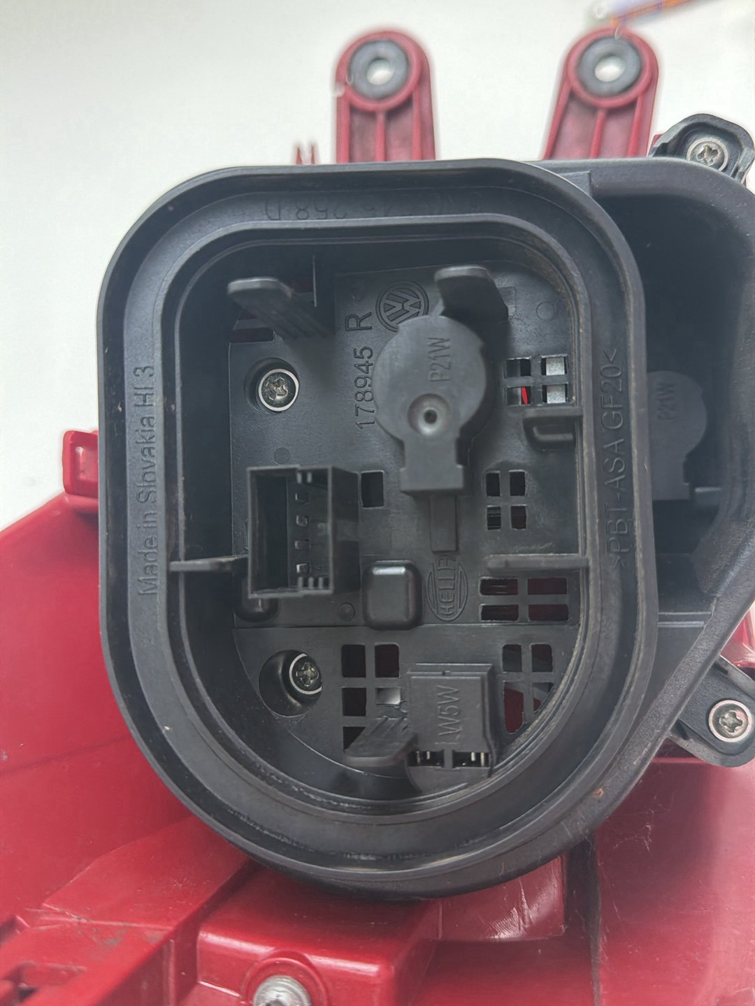 2013-2017 Volkswagen Tiguan Rear Right Passenger Side Outer Taillight OEM