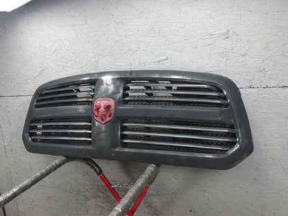 2013-2018 Ram 1500 Front Radiator Grille Insert 13DSSB3010AC OEM