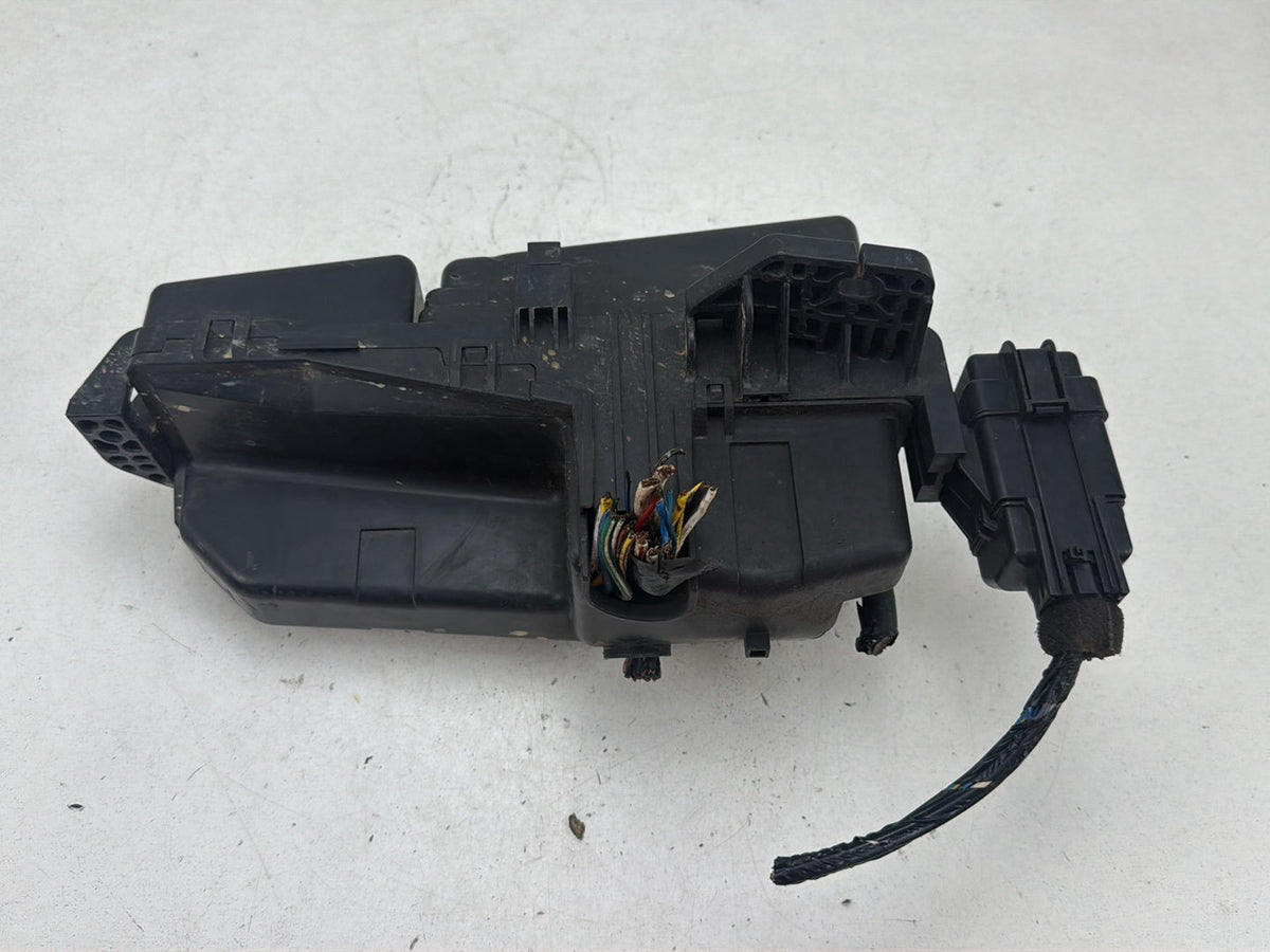 2004-2006 Acura TL Engine Compartment Fuse Box Relay Module Block OEM