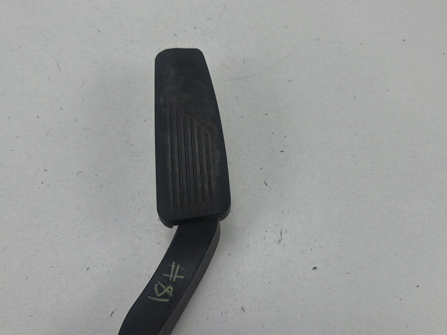 2014-2017 Maserati Ghibli Accelerator Gas Throttle Pedal Assembly 04861714AF OEM