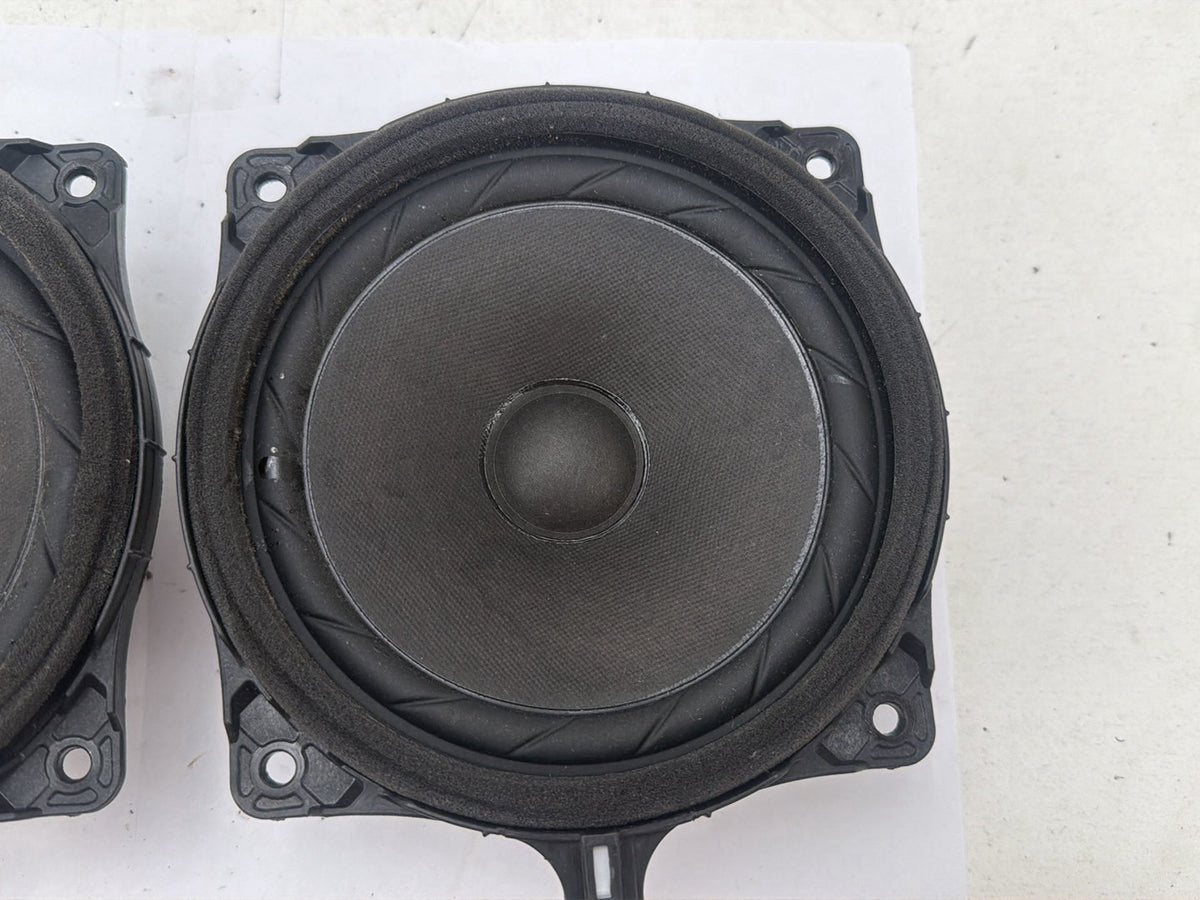 2015-2018 Kia Sedona Front Left/Right Door Audio Speakers 96330-A9000 OEM