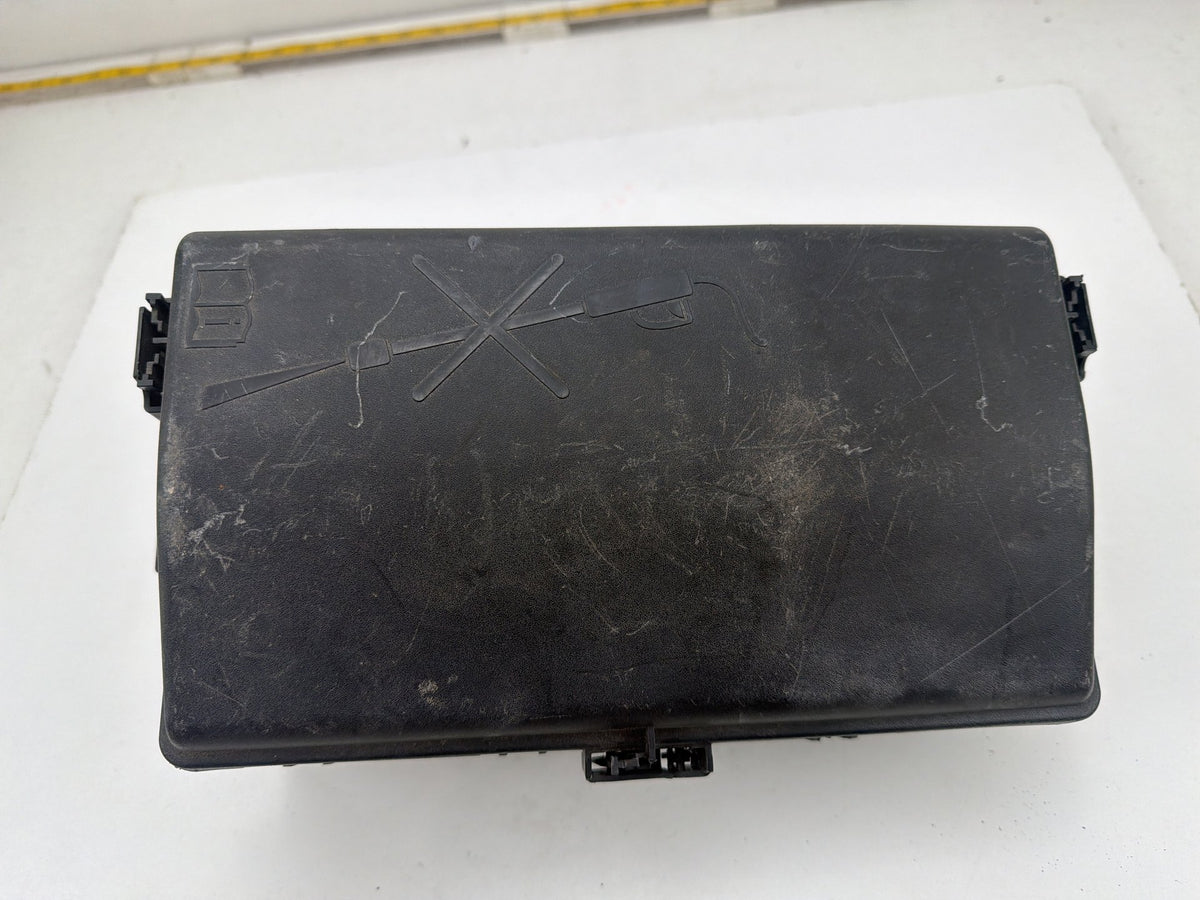 2013-2016 Buick Verano Engine Bay Fuse Box Block 812461952 OEM