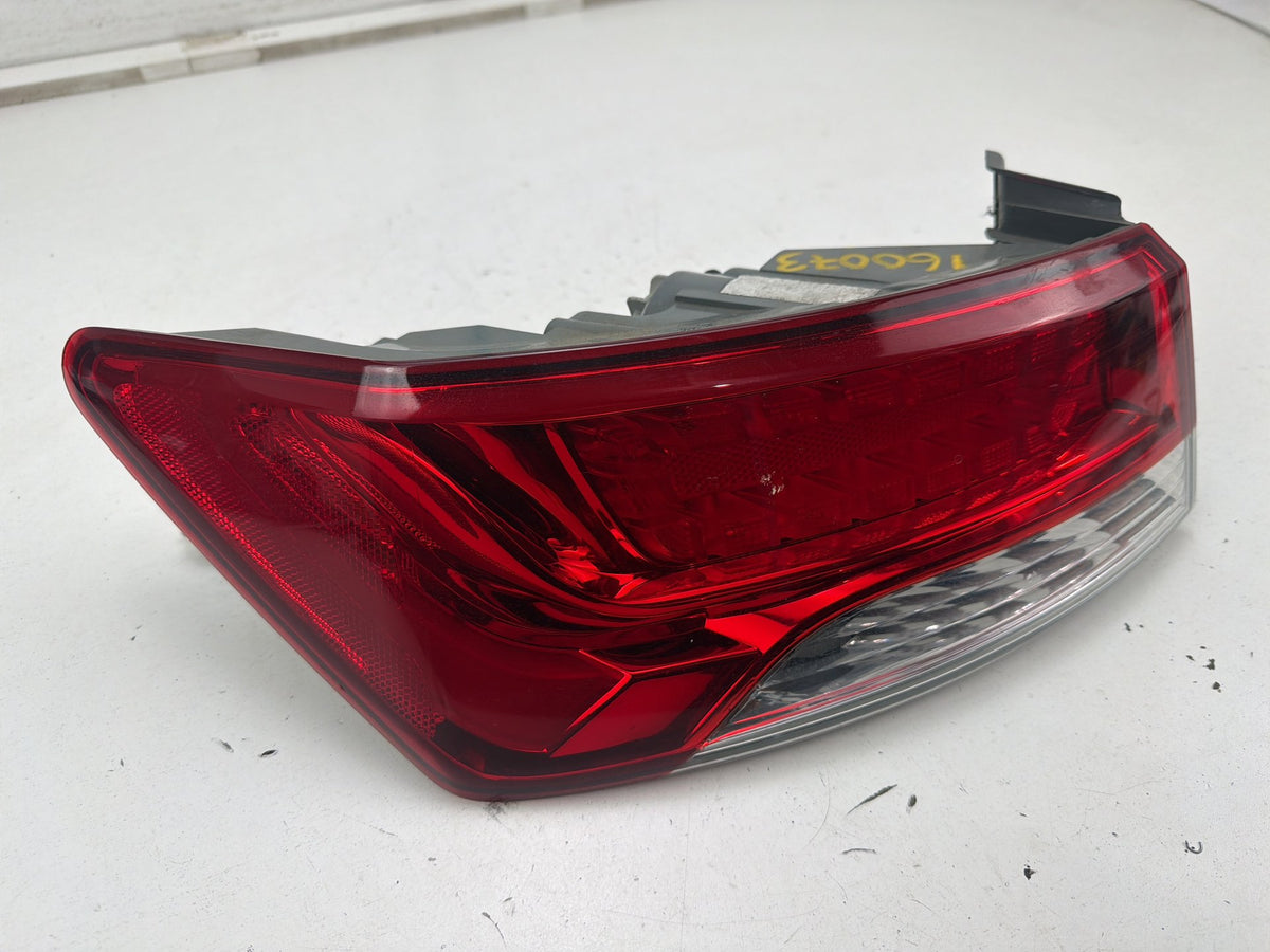 2010-2013 Kia Forte Rear Left Side Outer Quarter Panel Mounted Tail Light OEM