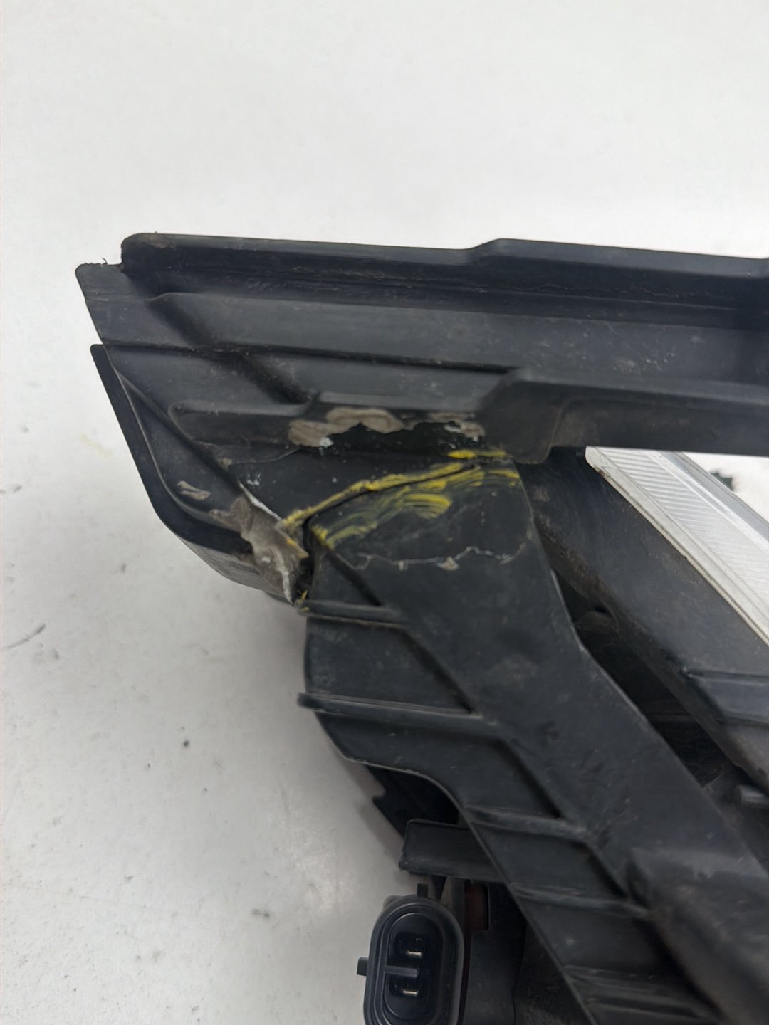 2011-2013 Hyundai Sonata Front Right Passenger Side Fog Light 116-50588R OEM