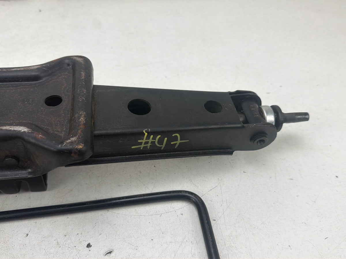 2015 - 2020 Toyota Sienna L30 -Emmergency Spare Tire Lift Jack Tool With Key OEM