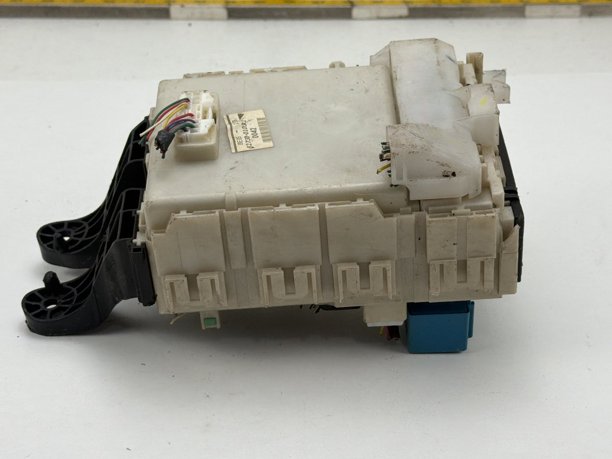 2009-2010 Pontiac Vibe Interior Cabin Fuse Box Relay Block 82730-01031 OEM