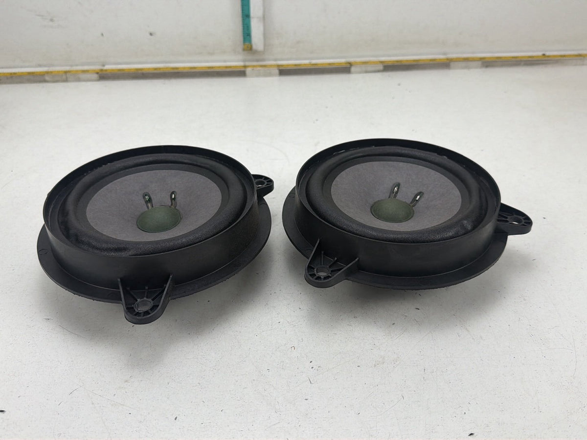 2011-2013 Infiniti G37 Door Audio Speaker Pair Set 264416 OEM