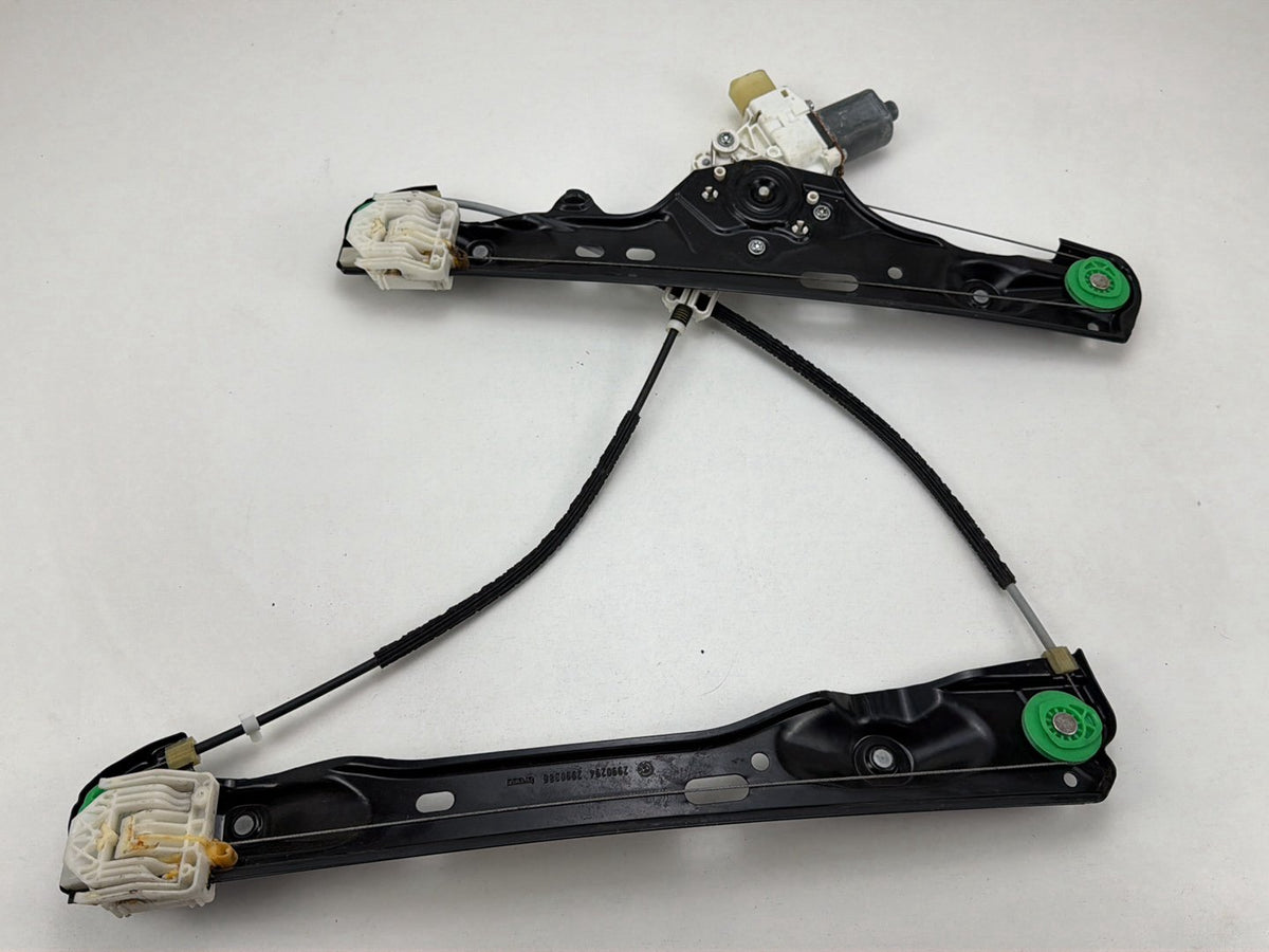 2012-2014 BMW X1 E84 Right Front Window Regulator/Motor 2990294 OEM