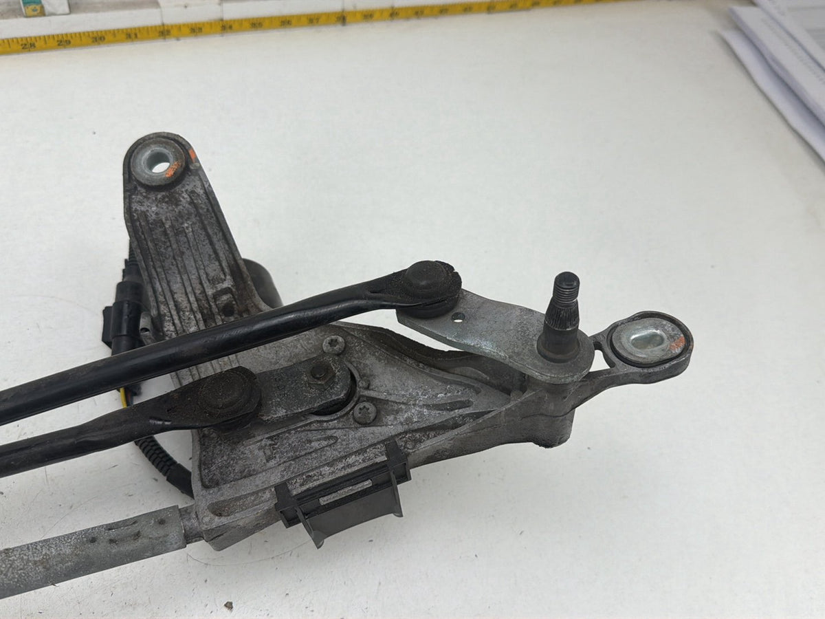 2014-2017 Maserati Ghibli Front Windshield Wiper Motor Linkage Mechanism OEM