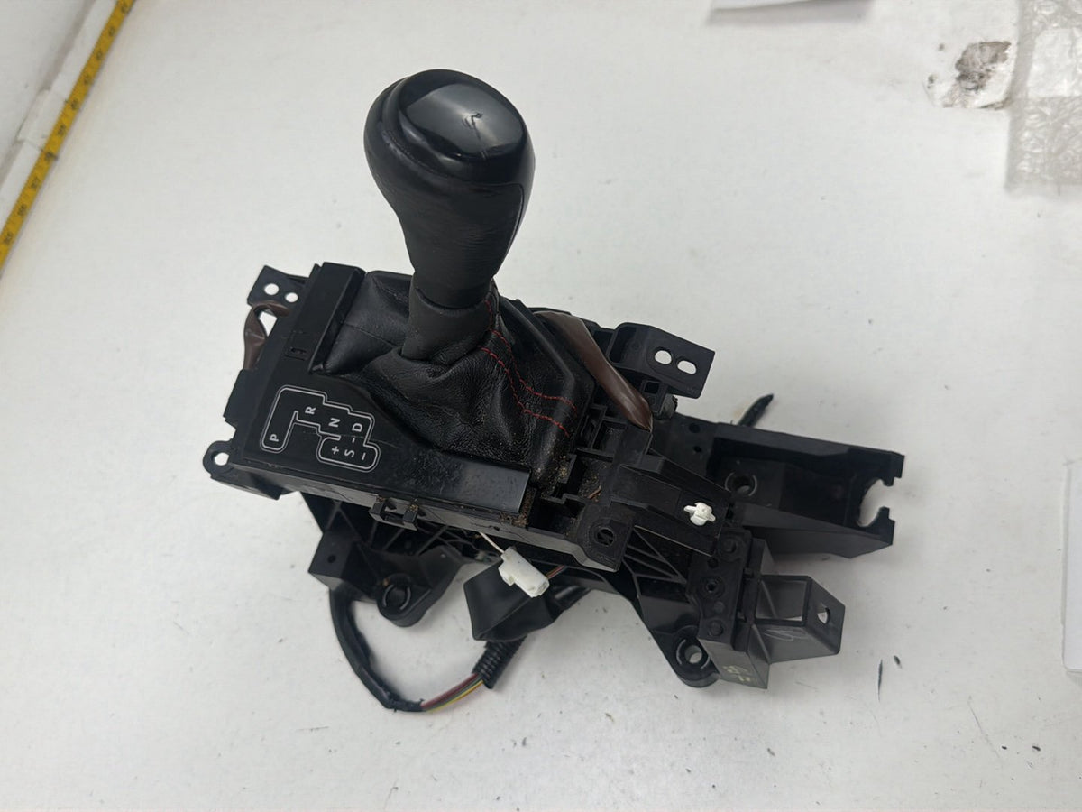 2015-2017 Toyota Camry Automatic Transmission Floor Gear Shifter Lever Box OEM