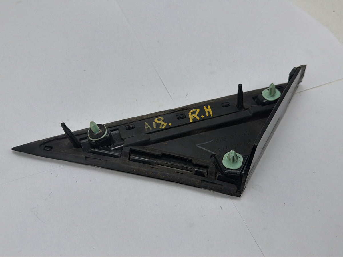 2010-2016 Cadillac SRX Front Right Side Fender Corner Cover Molding OEM