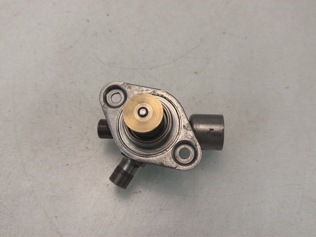 2012-2015 Mercedes-Benz S-Class W221 Right High Pressure Fuel Pump A2780700601 OEM