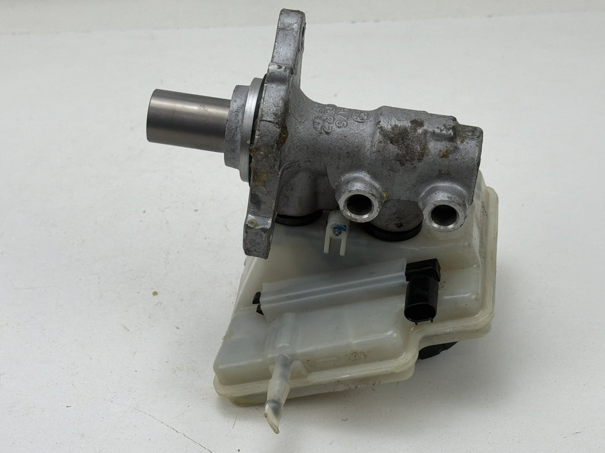 2007-2013 Mini Cooper Power Brake Master Cylinder Reservoir Bottle 6772413 OEM