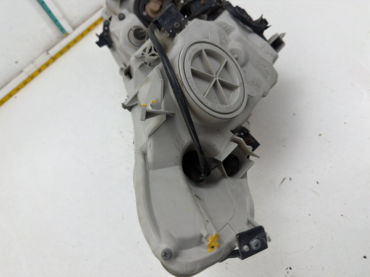 2007-2008 Infiniti G35 Front Right Passenger Hid Xenon Headlight OEM