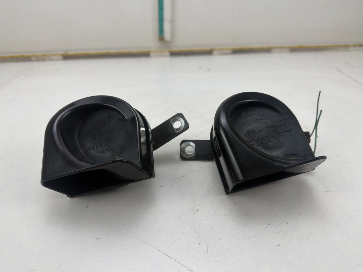 2013-2018 Nissan Altima High Low Tone Dual Snail Horn Set E358943 OEM