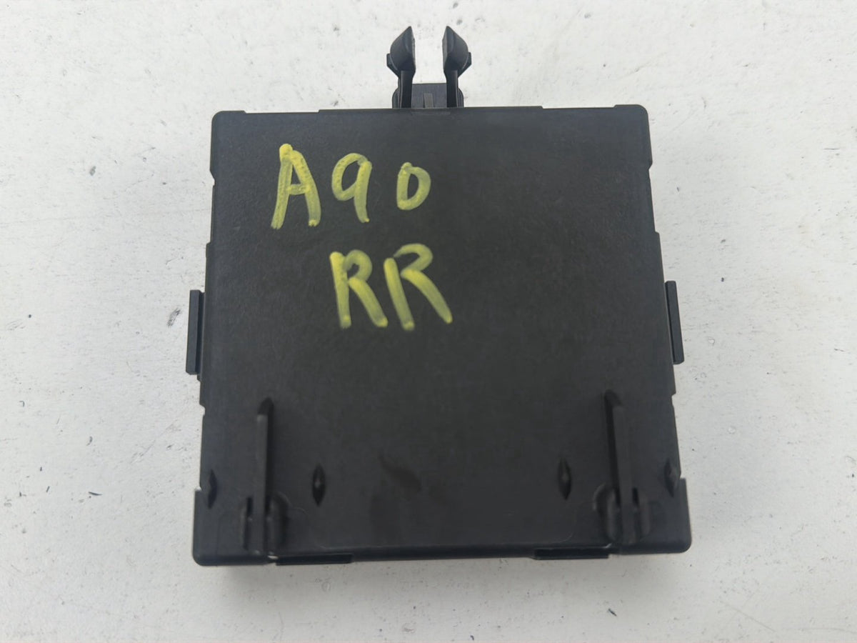 2013-2016 Mercedes GL450 Right Passenger Side Door Control Module A1669006305 OEM