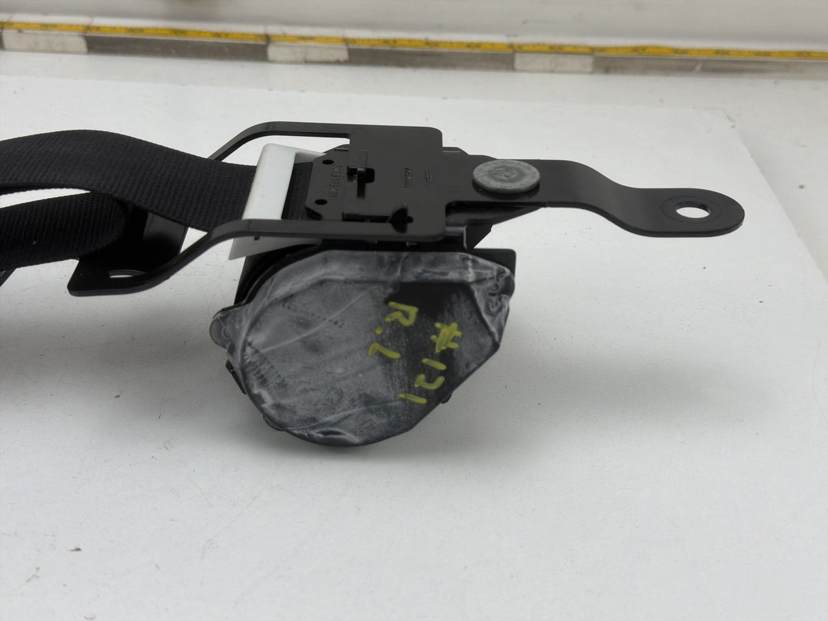2007-2013 BMW X5 Rear Left Driver Side 2nd Row Seat Belt 606345501C OEM