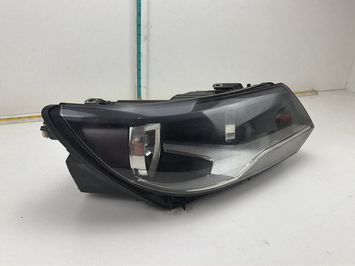 2013-2017 Volkswagen Tiguan Front Right Passenger Side Headlamp 5N941006B OEM