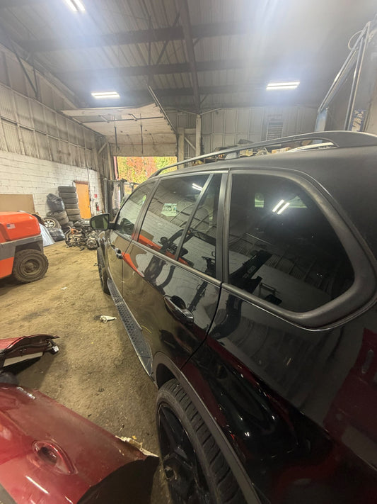 2007-2013 BMW X5 AWD Front Left Side Door Assembly OEM