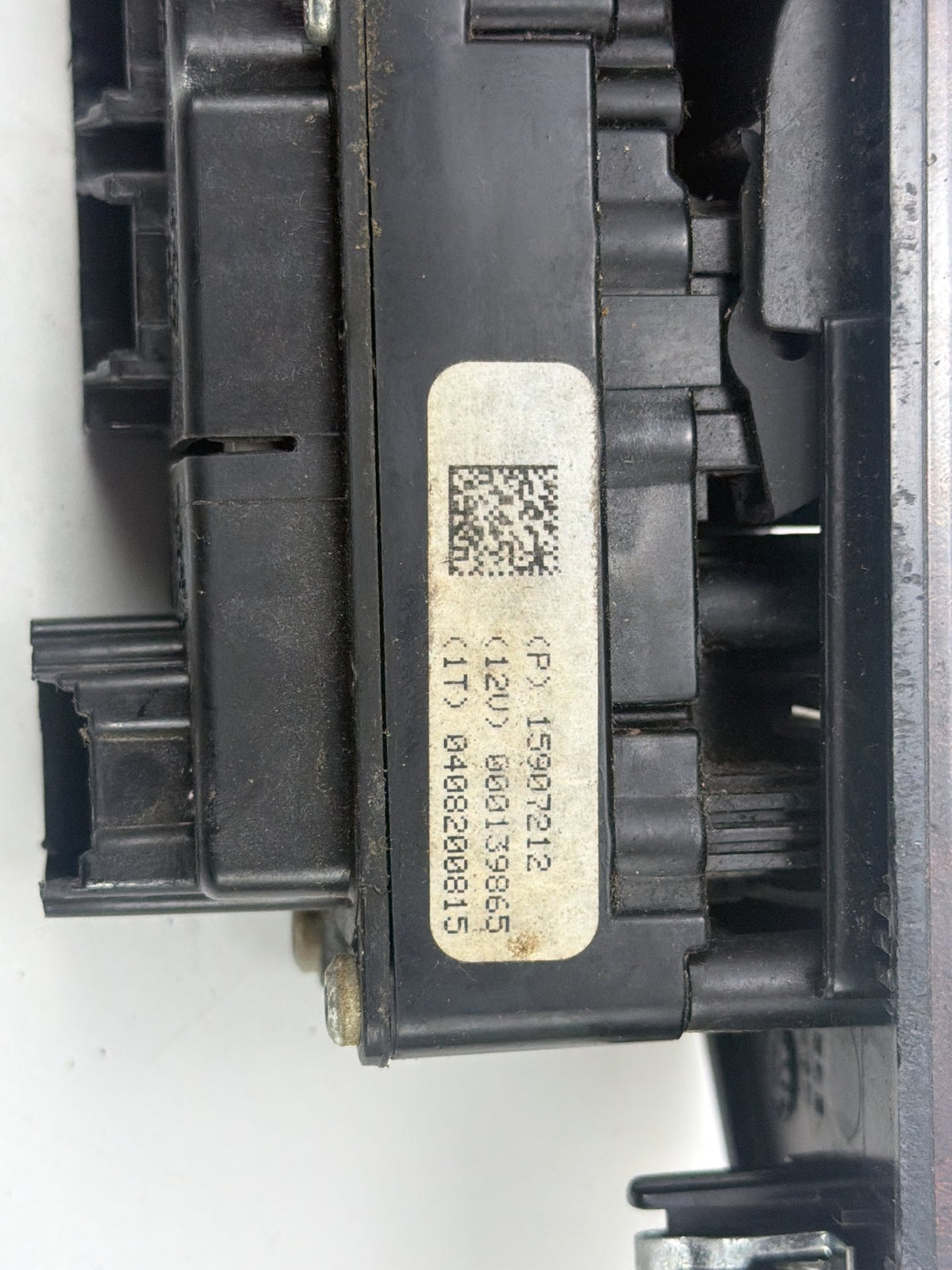 2007-2014 GMC DENALI GMT900 Front Left Driver Side Power Window Switch OEM