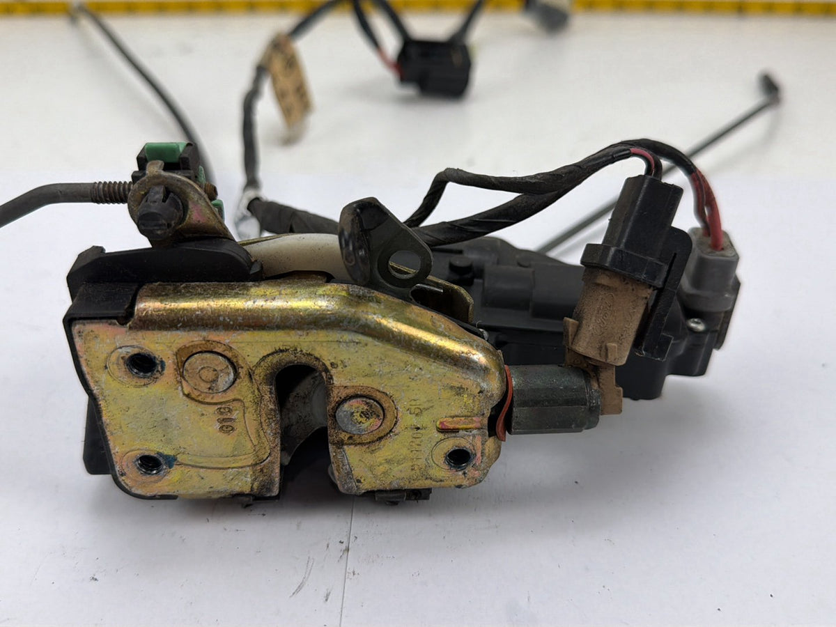 2003-2006 Lincoln Navigator Front Right Side Power Door Lock Actuator Latch OEM