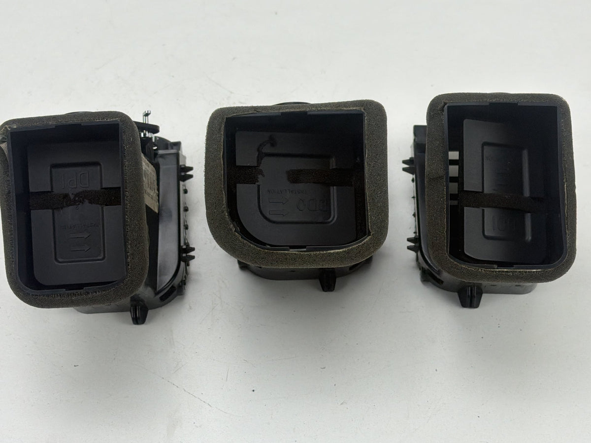 2011-2014 Dodge Charger LD - Air Conditioning & Heater Vent OEM