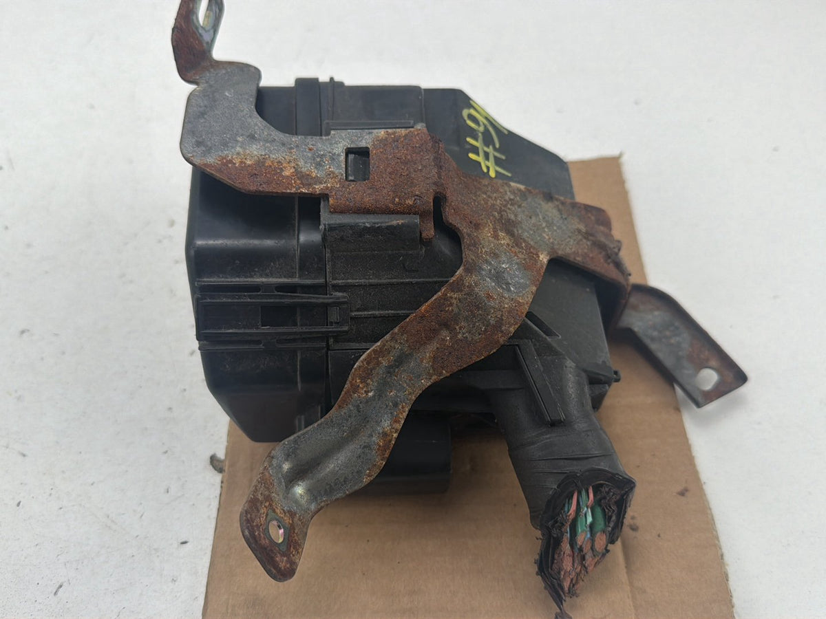 2014-2019 Infiniti Q50 V37 - Engine Compartment Fuse Relay Box 25230 7995A OEM