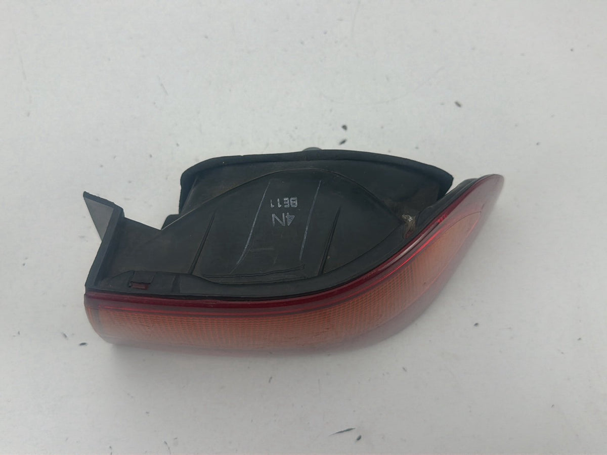 1992-1995 Honda Civic Rear Right Passenger Side Tail Light 043-1128 OEM