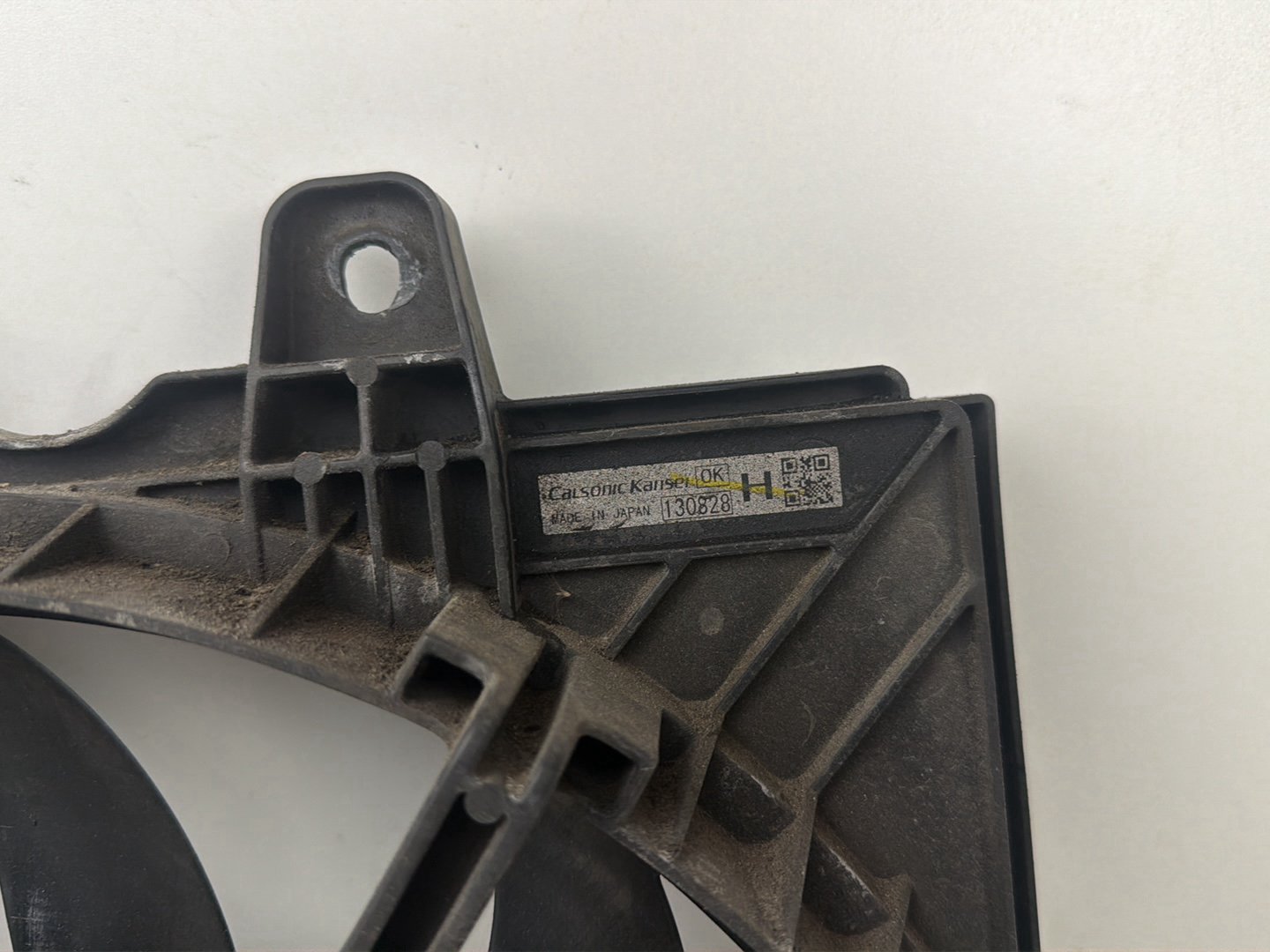 2014-2017 Maserati Ghibli Radiator Engine Electric Cooling Fan Shroud OEM