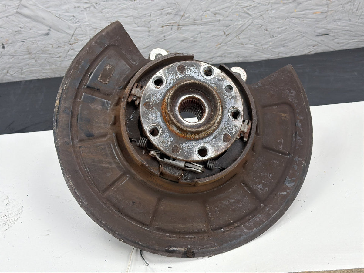 2014-2017 Maserati Quattroporte VI M156 Front Right Steering Knuckle Hub OEM