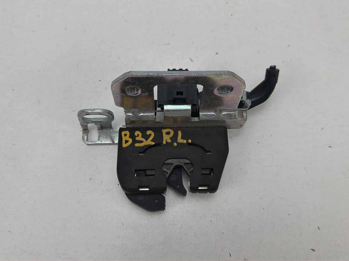 2010-2011 Mercedes-Benz E-Class-Rear Left Rear Release Lock Latch Handle OEM