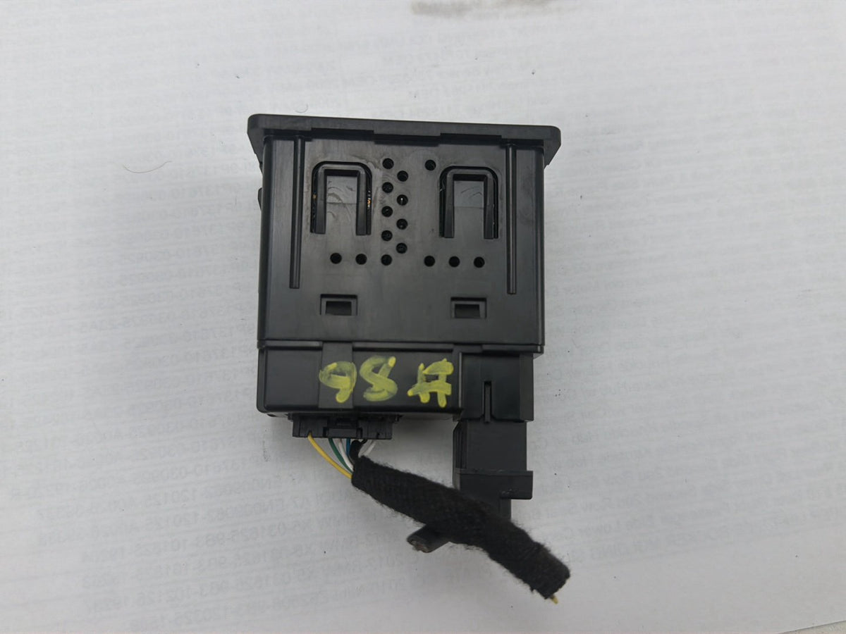 2011-2015 Ford Explorer Center Console USB Charger Port C1BT-14F014-AD OEM