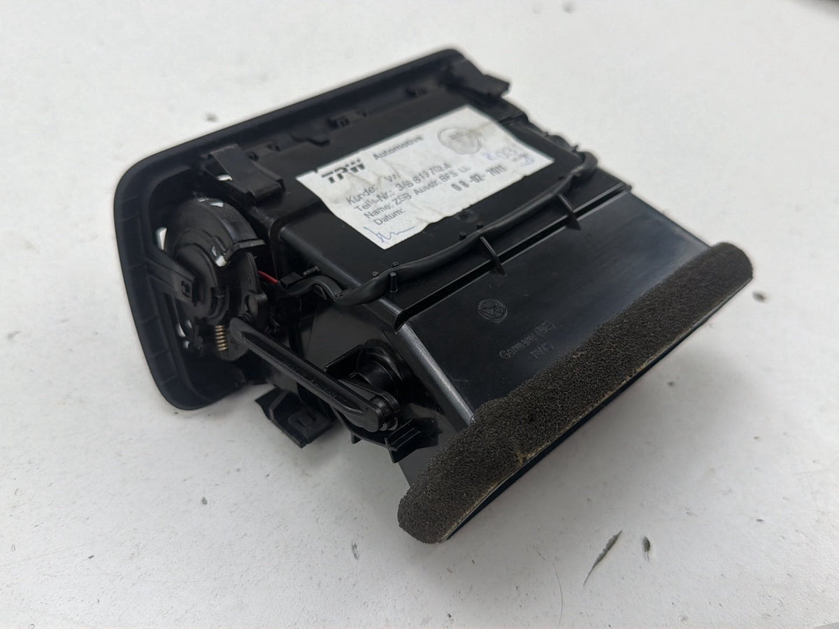 2007-2011 Volkswagen CC Right Passenger Side Dash Air Vent 3AB 819 702 A OEM
