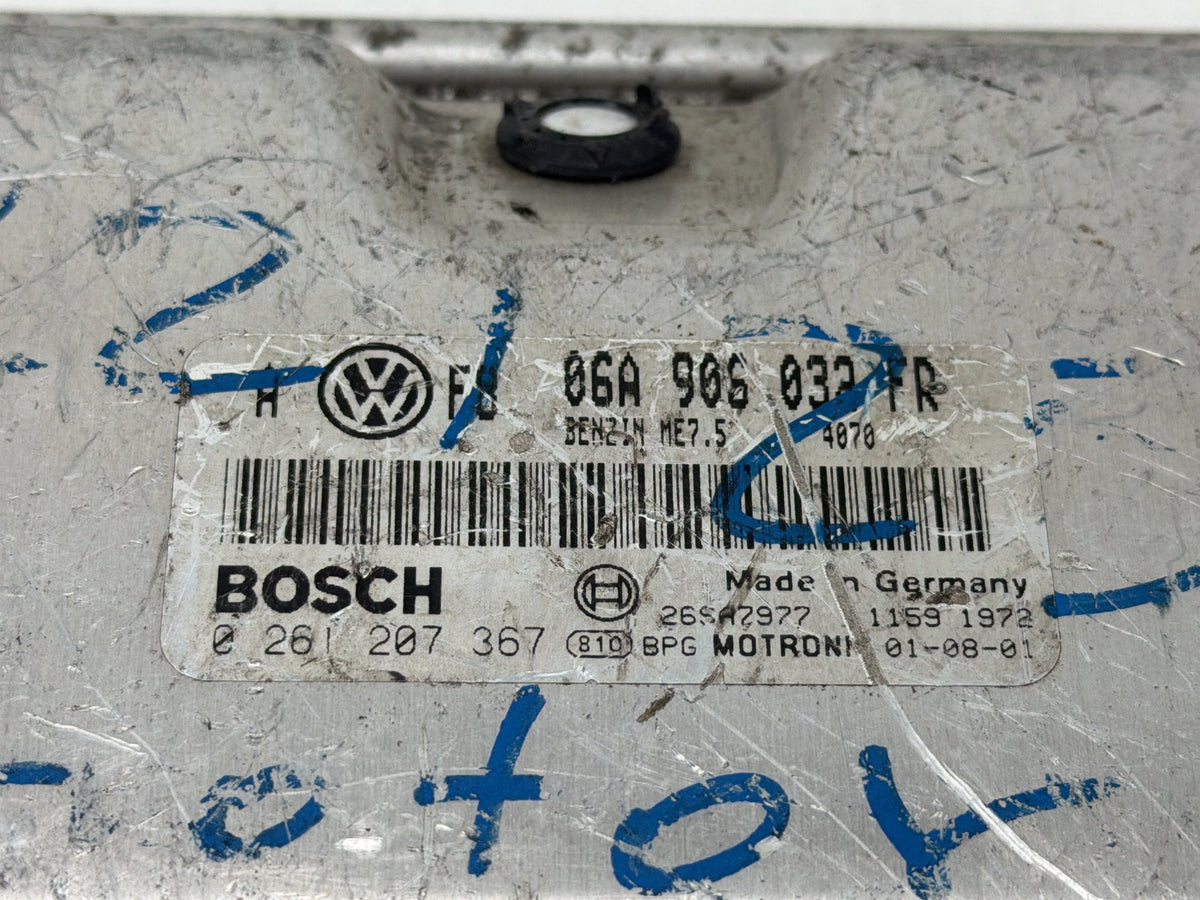 2002-2003 Volkswagen Jetta Engine Computer/ ECU Control Module 06A906032FR OEM