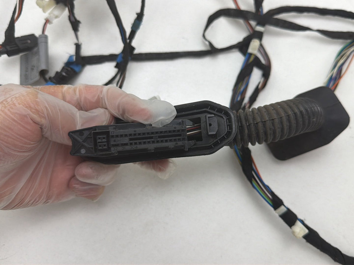 2014-2015 BMW X1 E84 Door Wire Connector 540617-10 OEM