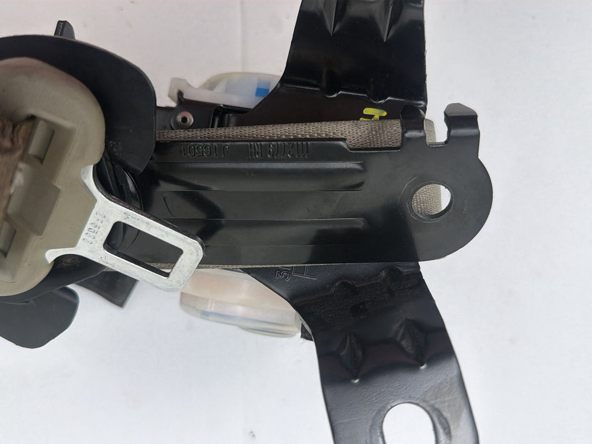 2015-2018 Kia Sedona 3 Row Rear Right Seat Belt & Retractor 89880-A9500 OEM