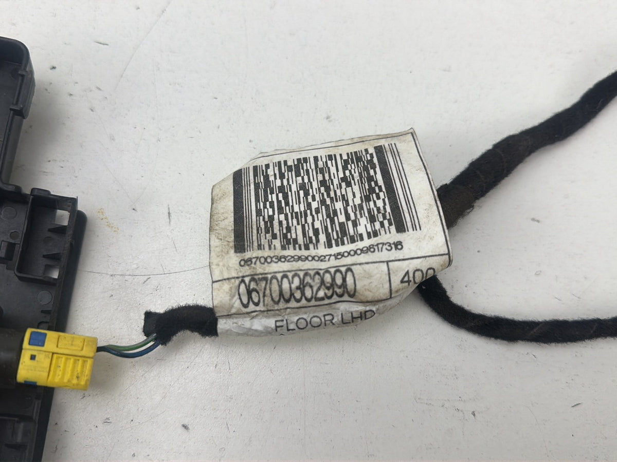 2014-2017 Maserati Ghibli Rear Battery Fuse Box Terminal Connector OEM