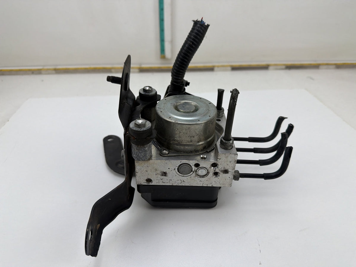 2016 Toyota Corolla ABS Anti-Lock Brake Pump Module 89541-02440 OEM