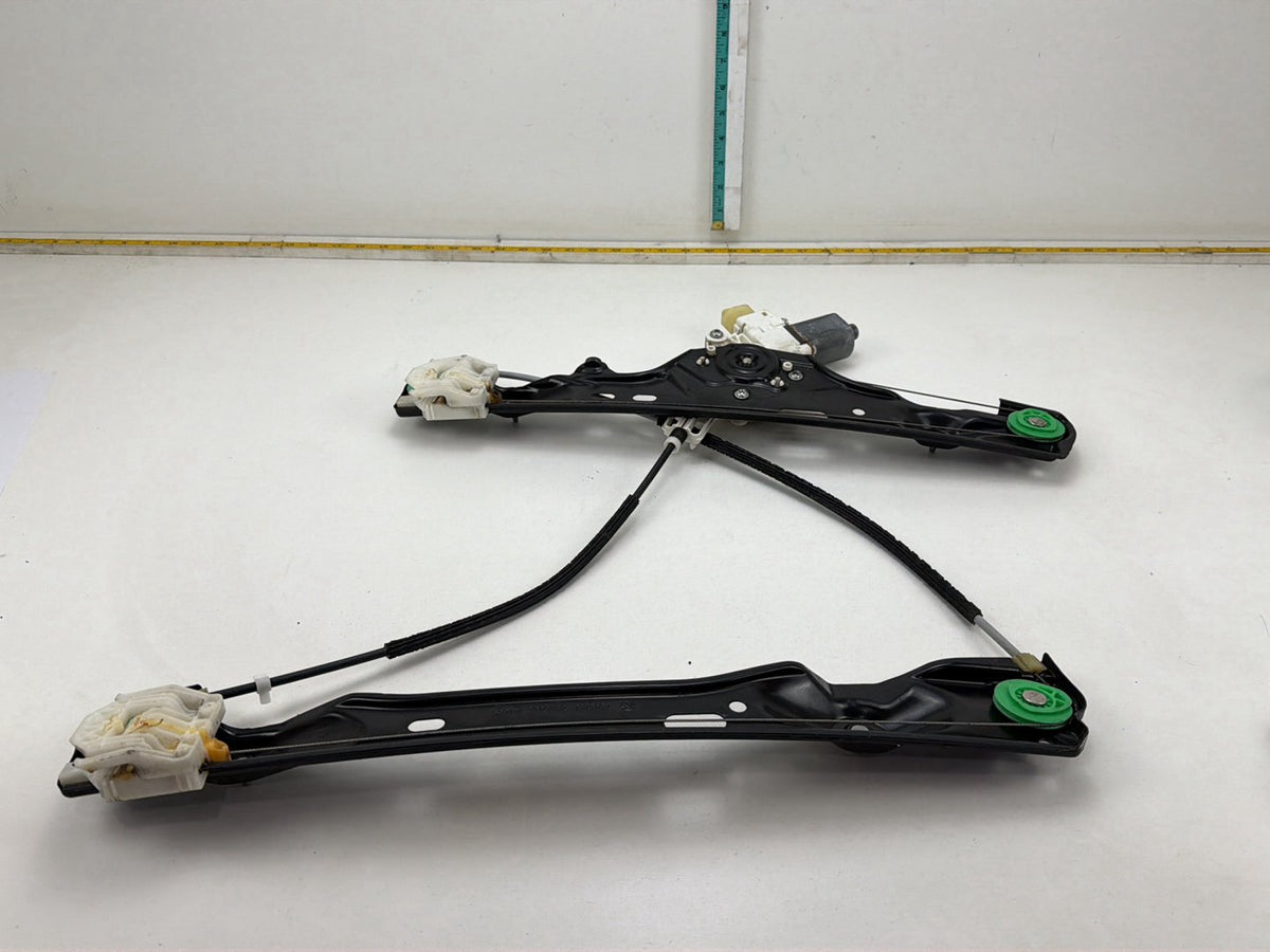 2012-2014 BMW X1 E84 Right Front Window Regulator/Motor 2990294 OEM