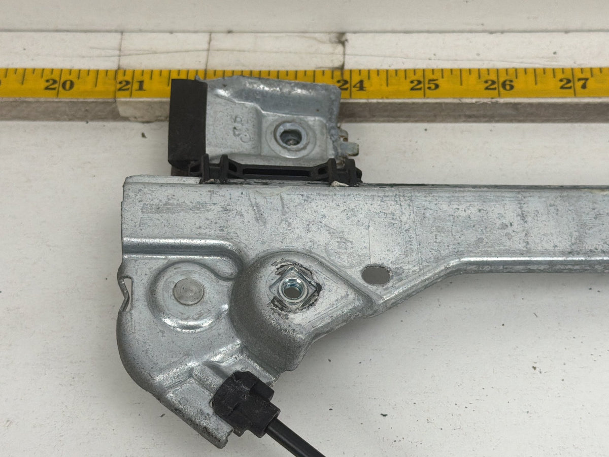 2007-2014 GMC DENALI GMT900 Front Right Side Power Window Regulator W/ Motor OEM