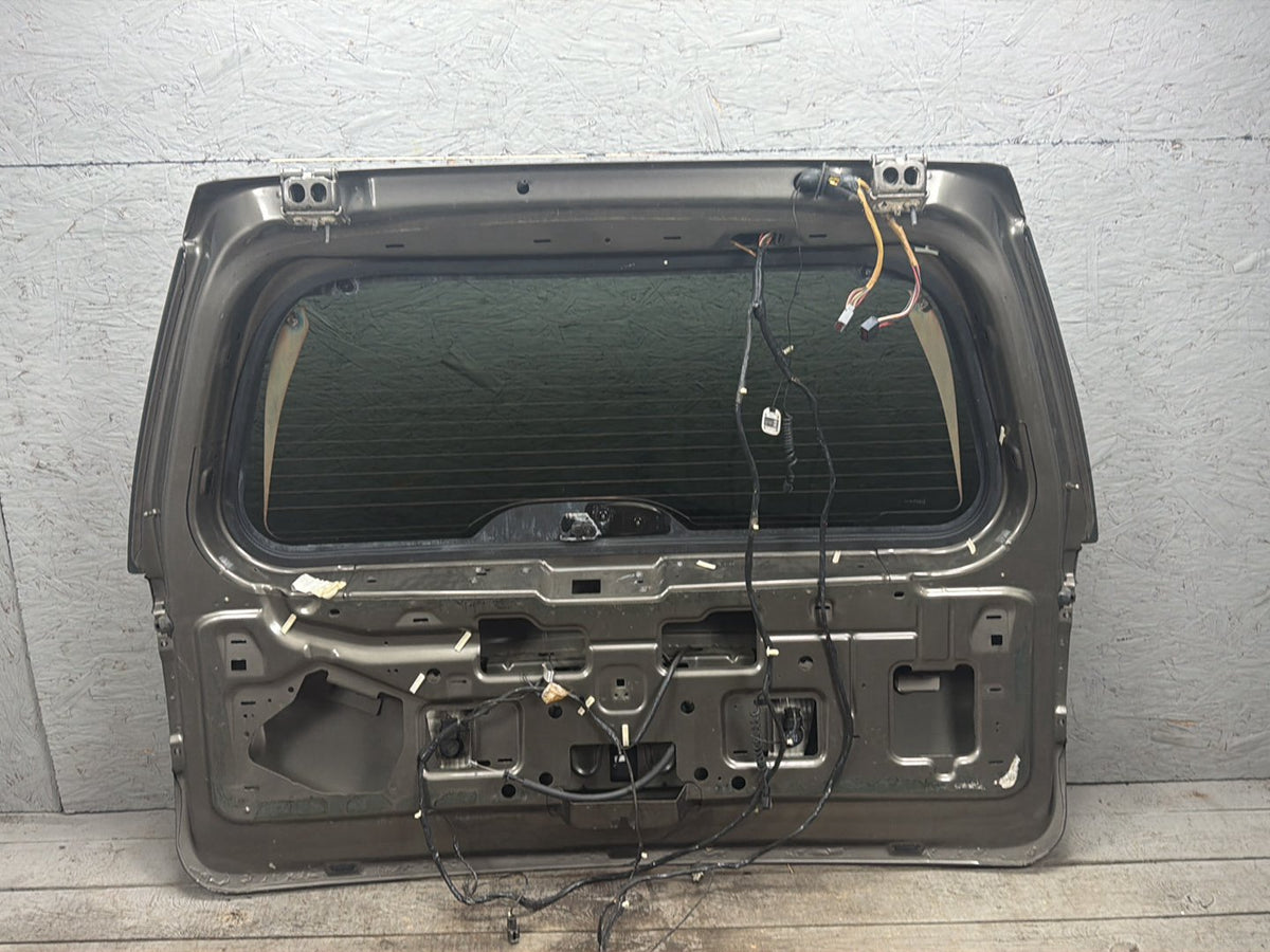 2003-2006 Lincoln Navigator U228 -Rear Trunk Lid Liftgate Tailgate Hatch Panel